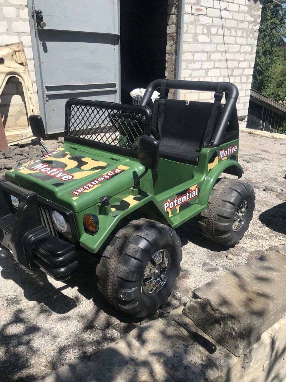 Элетромобиль 12 V детский