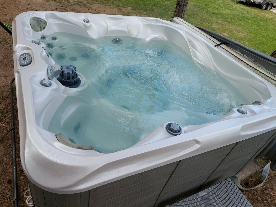 Jacuzzi ogrodowe 5 osobowe 2m x 2m Premium Leisure na Balboa.