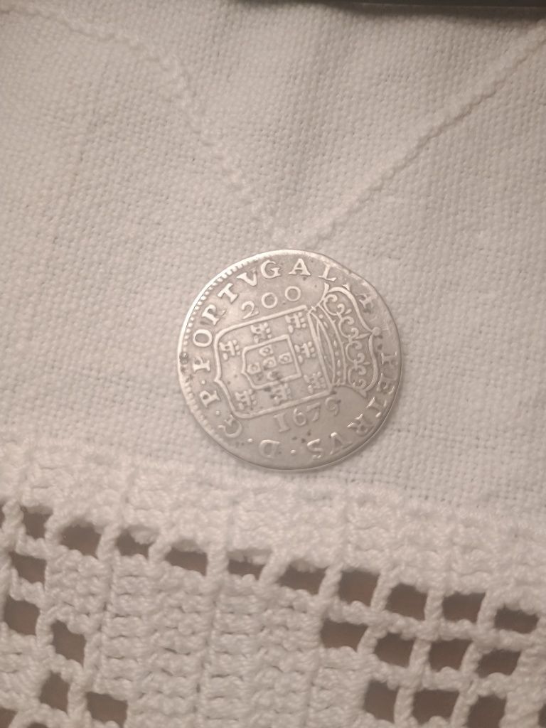 Moeda antiga 1/2 cruzado 200 reis 1679