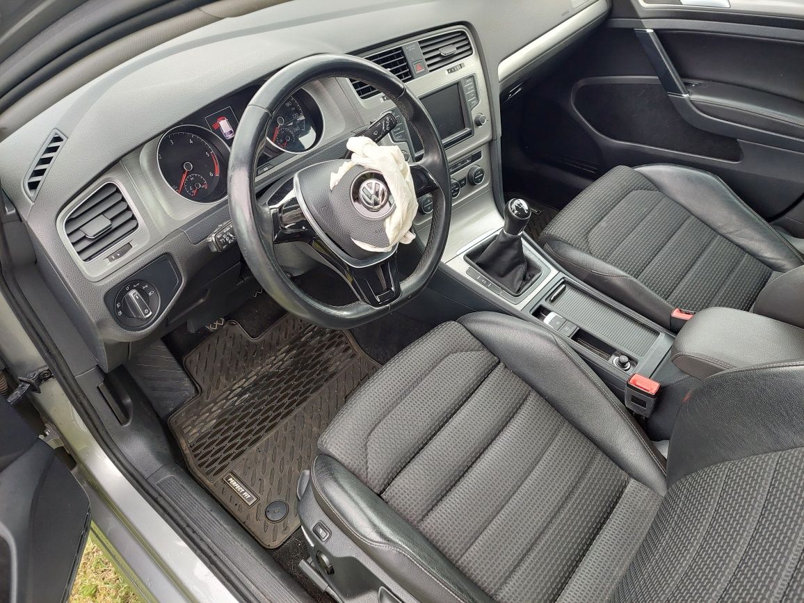 Golf 7 1.6tdi uszkodzony