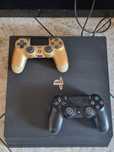 Ps4 pro com dois comandos