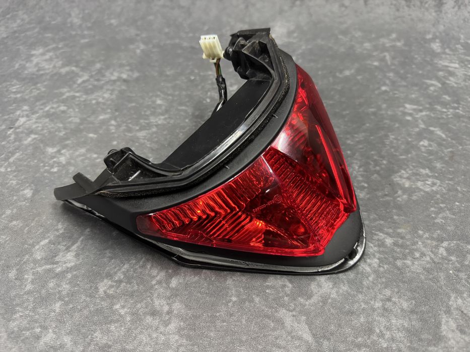 Lampa Honda CBR 125 tył tylna światło reflektor oświetlenie
