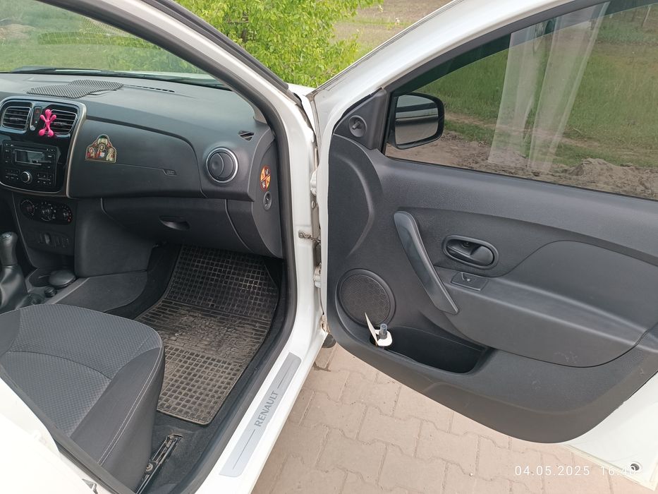 Рено логан 2013 рік