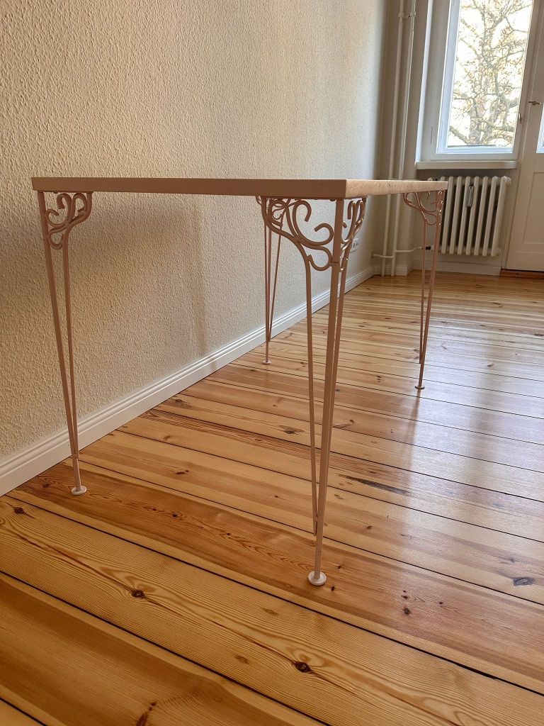 Stolik metal różowy