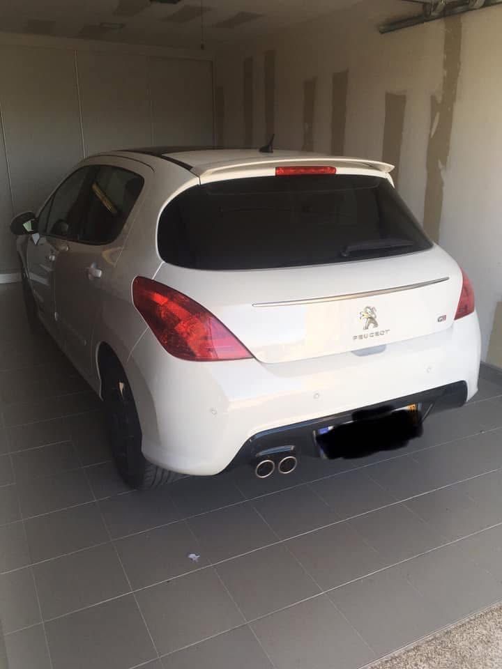 Peugeot 308 gti.