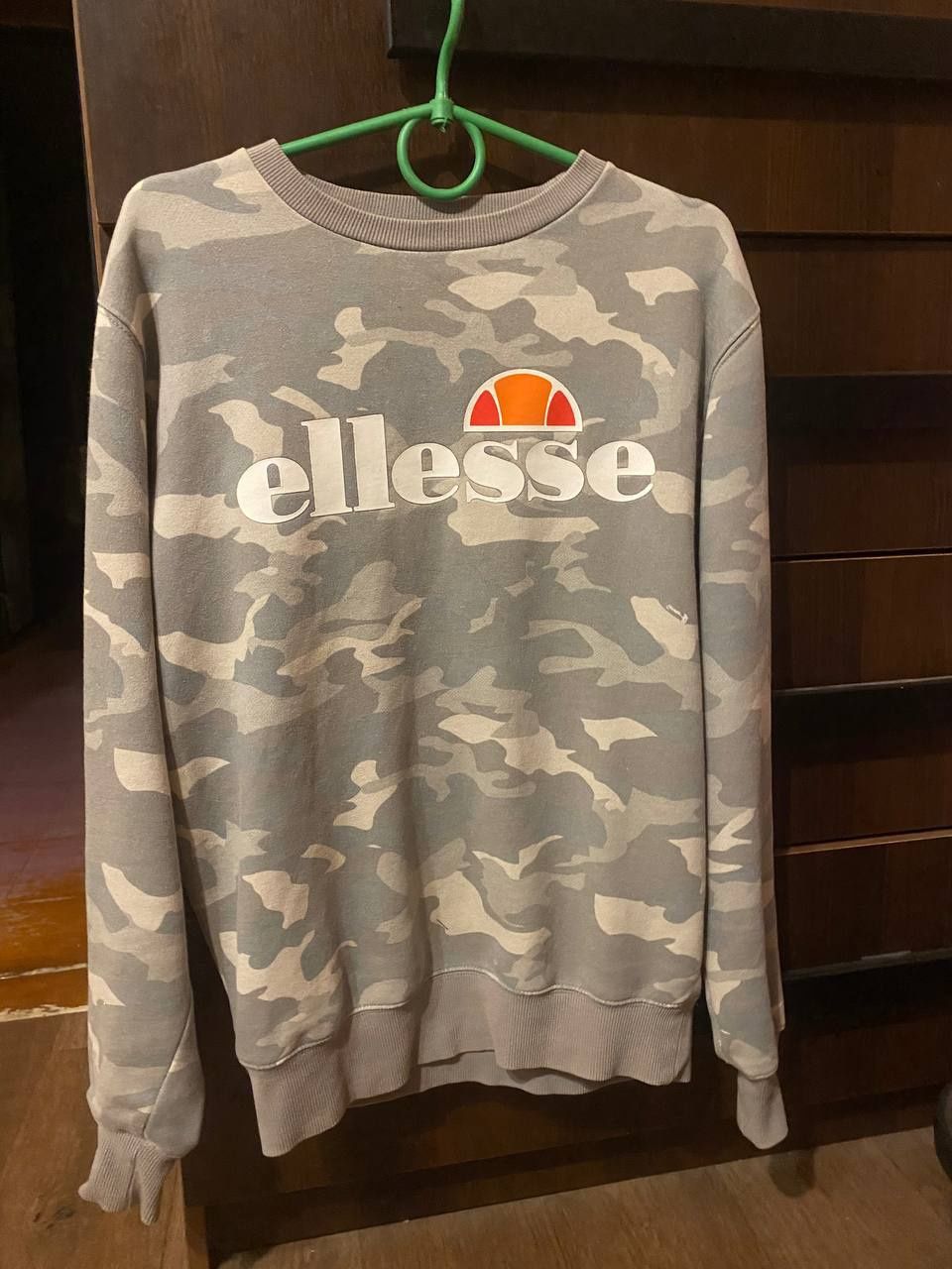 ellesse big logo