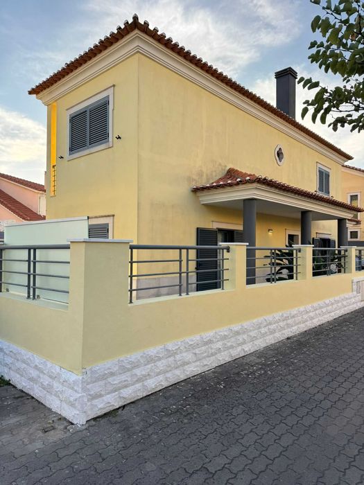 Moradia T4 Independente