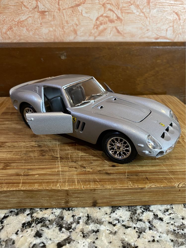 Ferrari 250 GTO 1/24 Bburago
