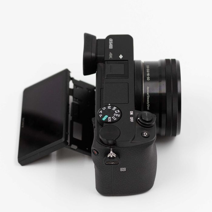 Sony a6400 + E PZ 16-50mm f/3.5-5.6 OSS - Excelente estado