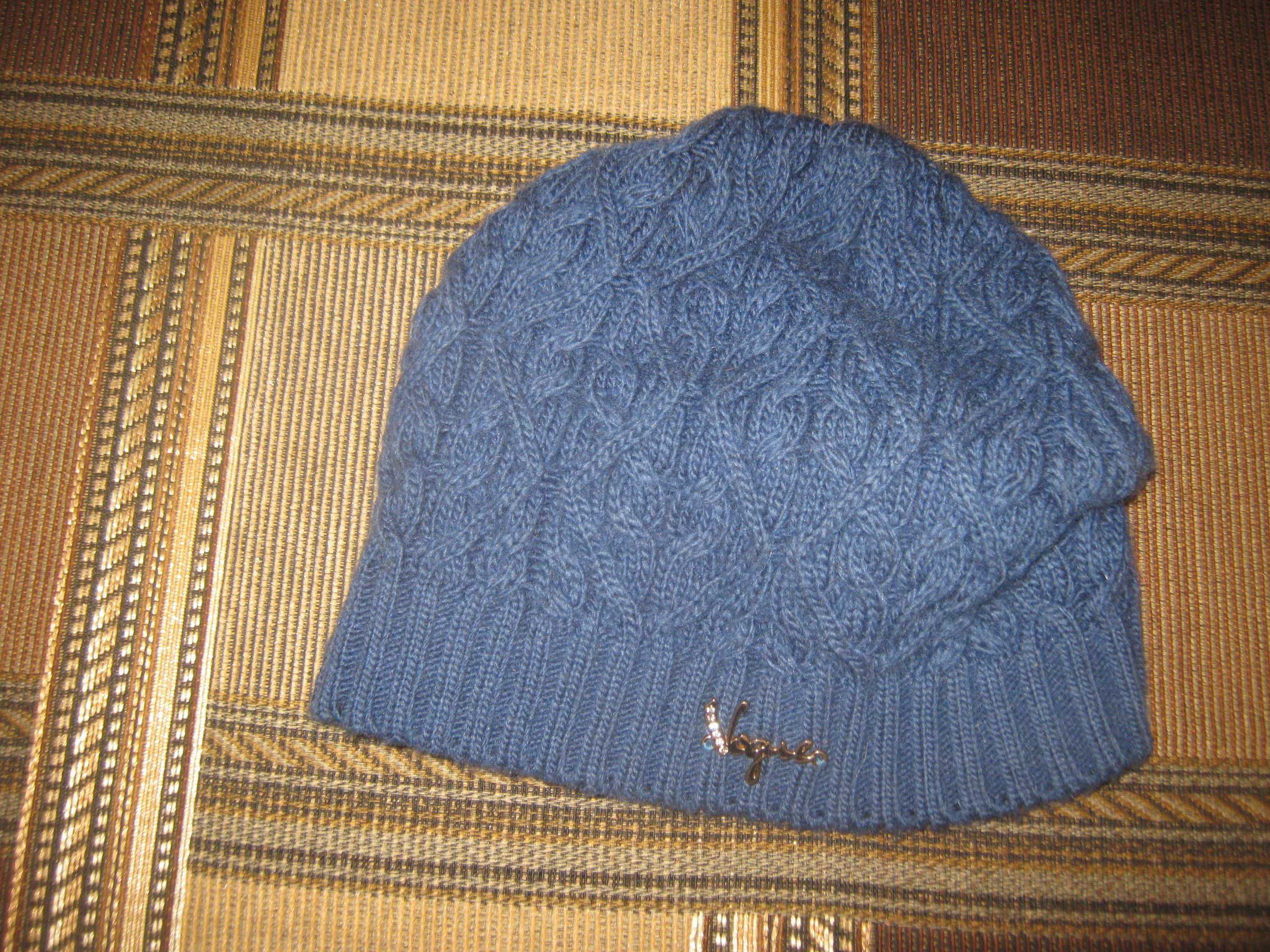 Женская зимняя шапка,в хорошем состоянии