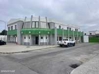 Venda conjunta de imóveis para atividade industrial com edifício e ...
