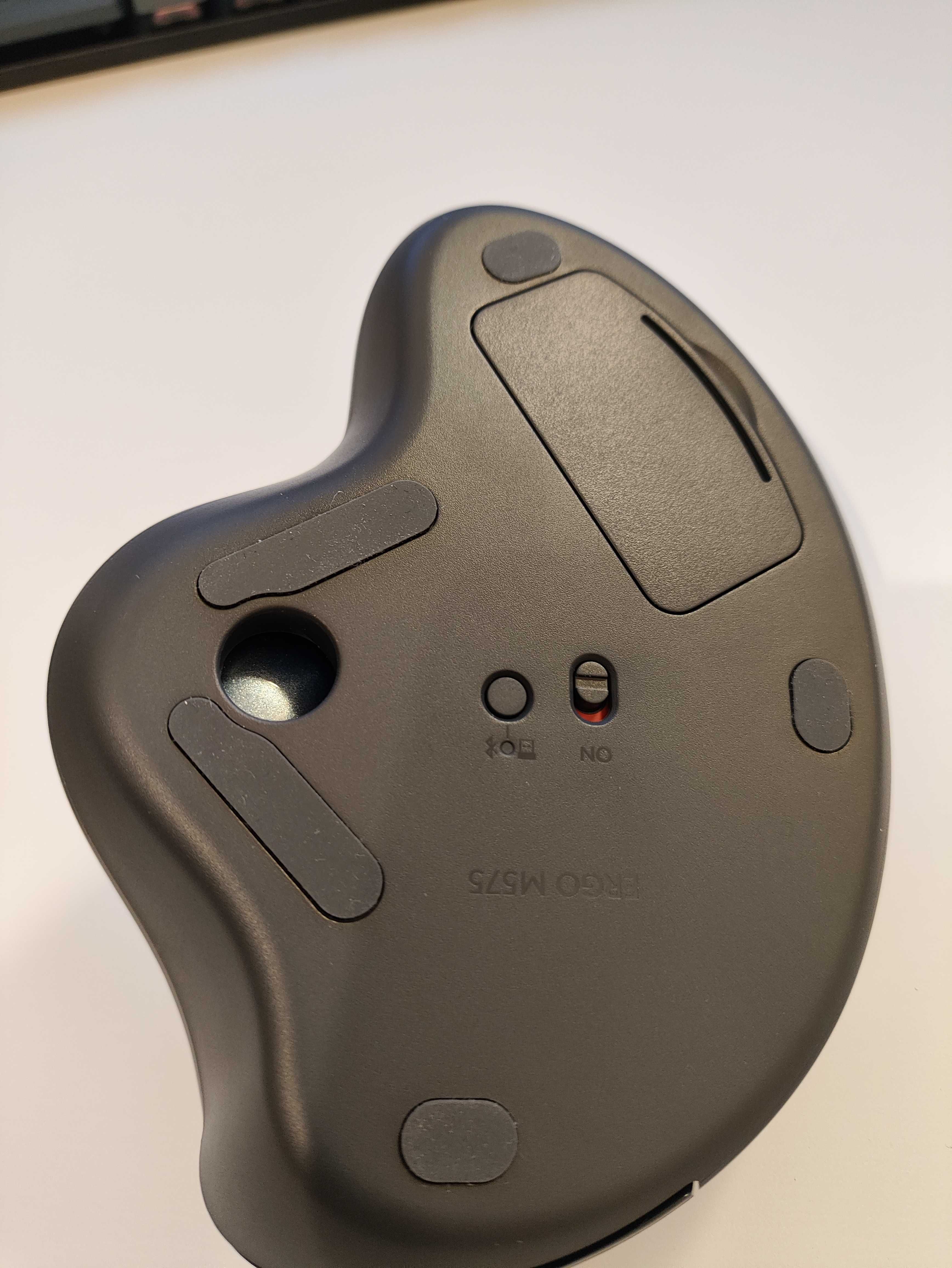 Logitech ERGO M575