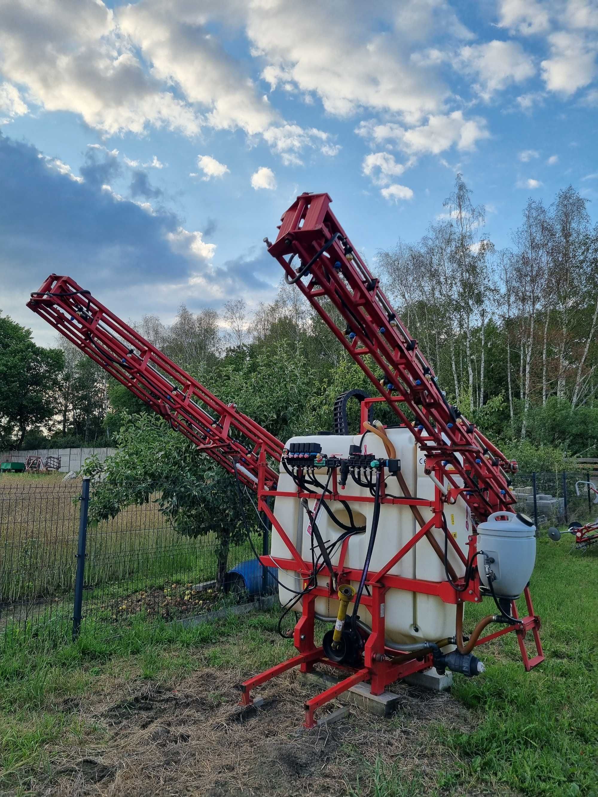 Opryskiwacz polowy zawieszany Bury Perkoz 1200 l 15 m ARAG komp BRAVO