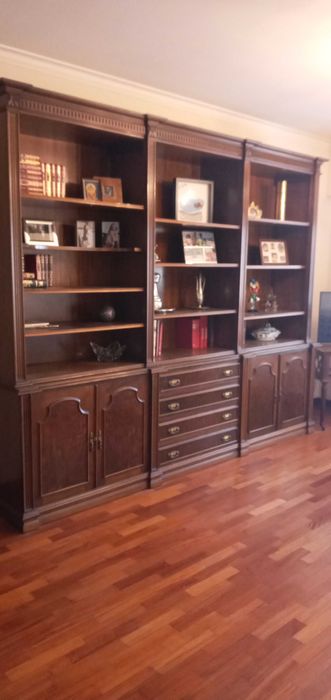 Móvel sala raiz de nogueira