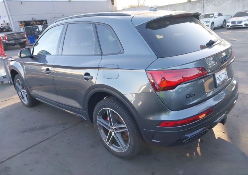 AUDI Q5 80A 2022- рест двері б/у в колір та інші запчастини