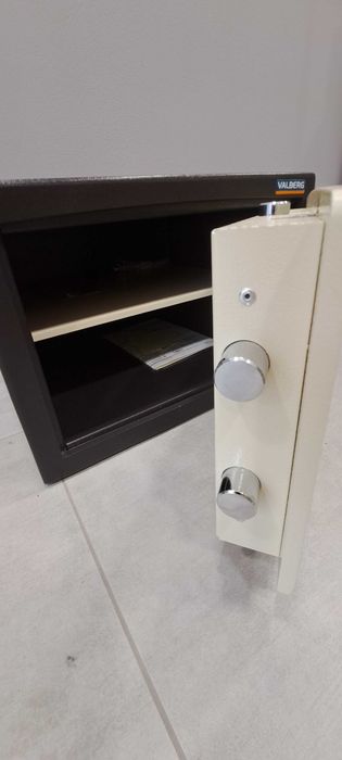 Продам Сейф Valberg    Карат 30Е