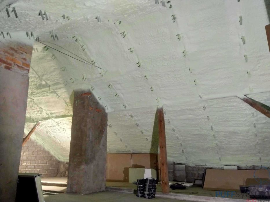 Ocieplanie pianą PUR, ocieplenie poddasza, piana PUR, płynny styropian
