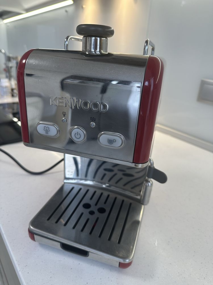 Продам кавоварку kenwood
