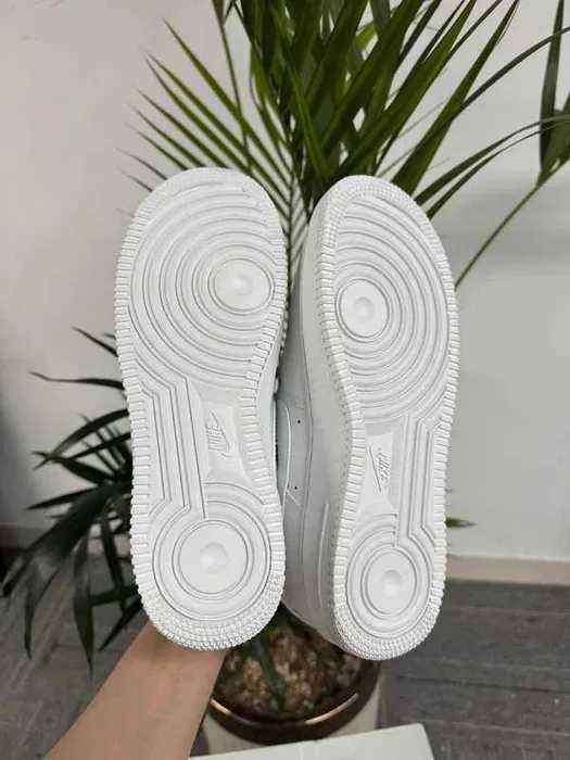 Buty meskie Nike Air Force 1 Low White R.41