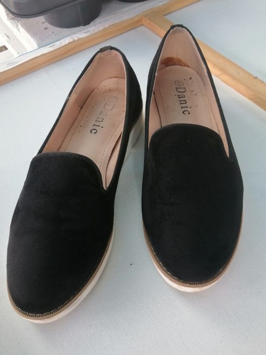 Sapatos em camurça como novos