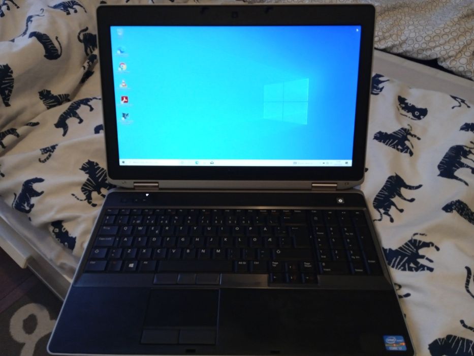 laptop DELL E6530 plus stacja dokująca nowy windows 10