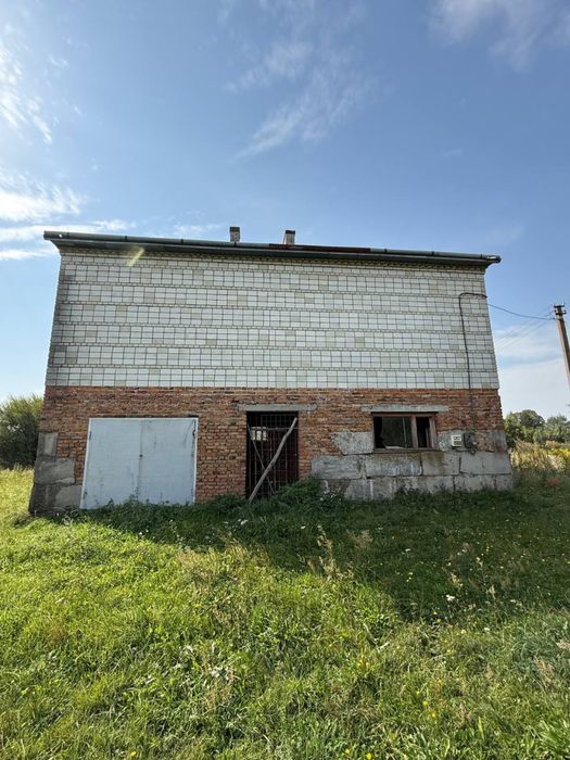 Продаж будинку + земельна ділянка біля Жовкви