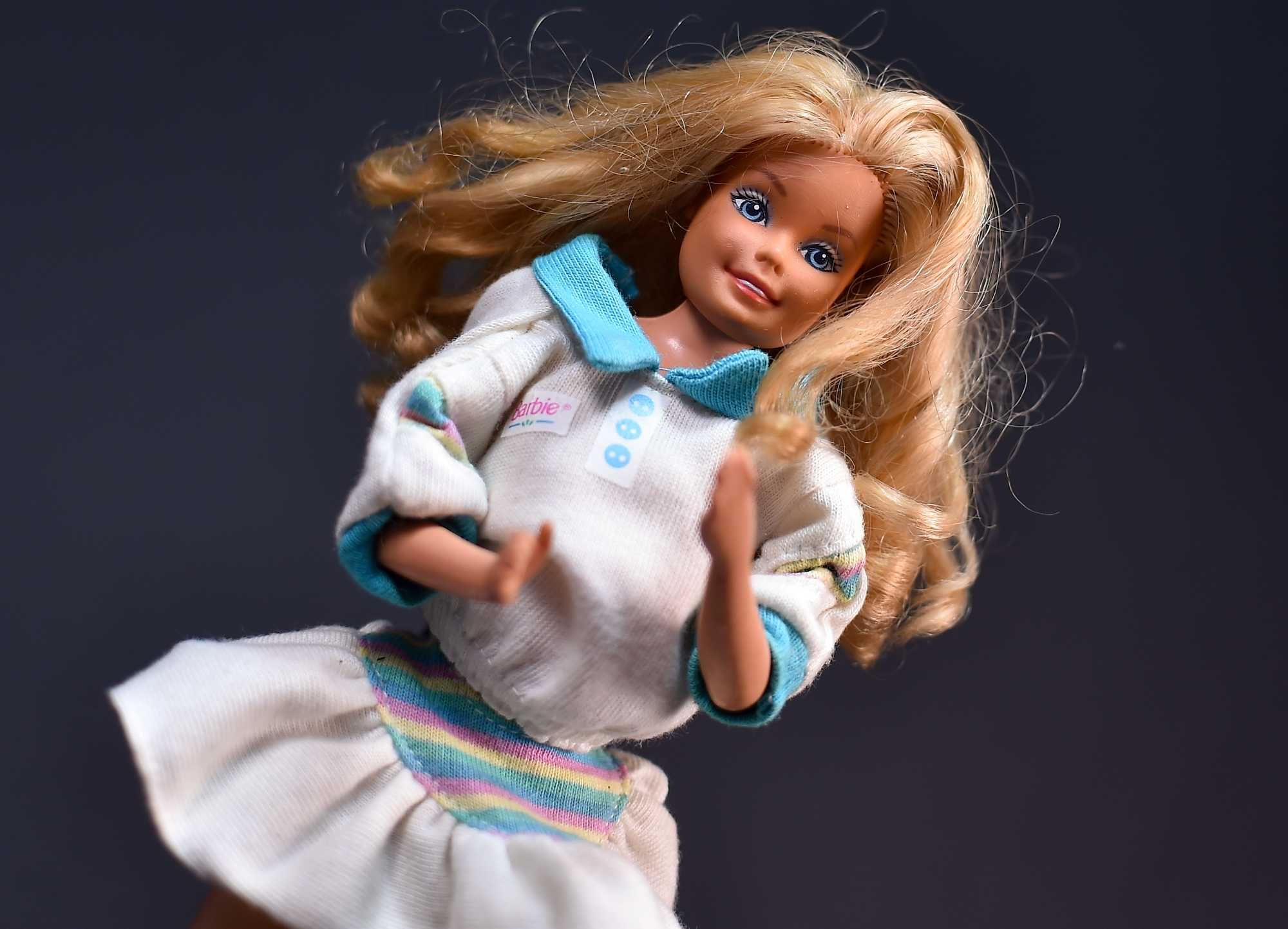 Lalka Barbie Biała niebieska sukienka Mattel 1994 Tennis