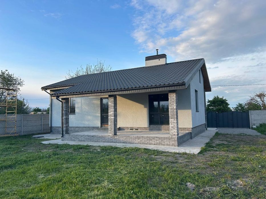 Продам новий будинок в місті Підгородне