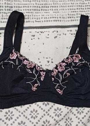 Бюстгальтер великого розміру