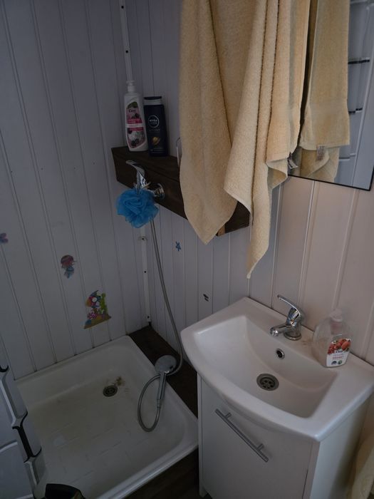 Przyczepa z domkiem na działce w Siemianach, 100m do jeziora!