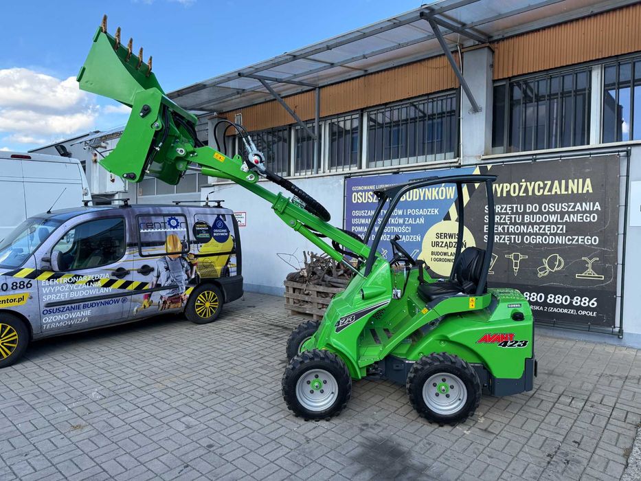 Wynajem wypożyczalnia miniładowarka mini ładowarka ładowarka AVANT 423