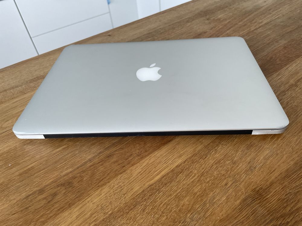 Super laptop Apple MacBook Pro 13” i7 3.0Ghz 16GB ram 256GB OS Sequoia