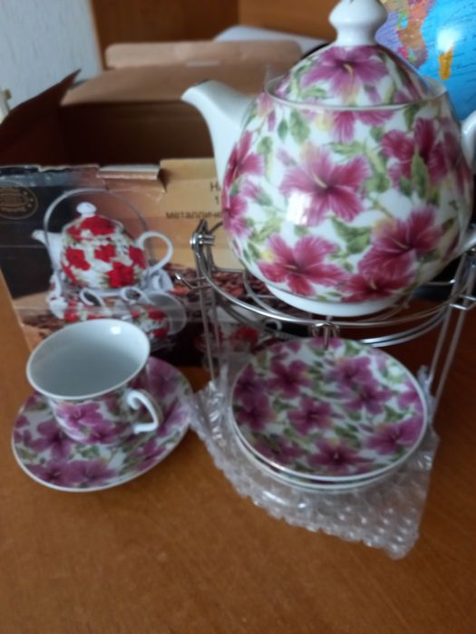 Сервиз  из 13 ти предметов