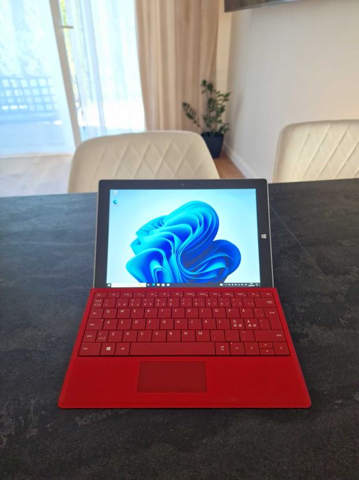 Laptop/Tablet Microsoft Surface 3 Full HD/Intel X7/4GB RAM/64GB SSD