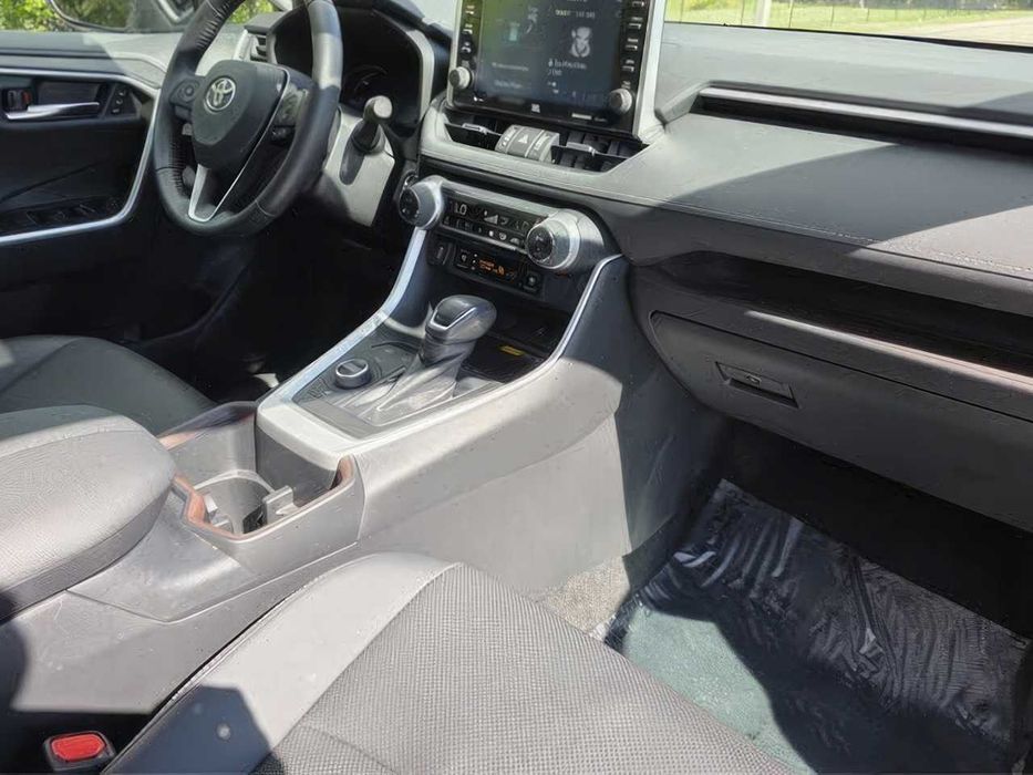 Toyota RAV4      2022