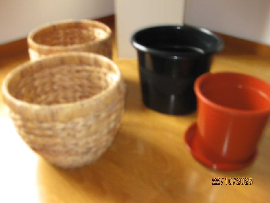 Cestos artesanais e Vasos