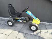 Gokart dziecięcy na pedały.