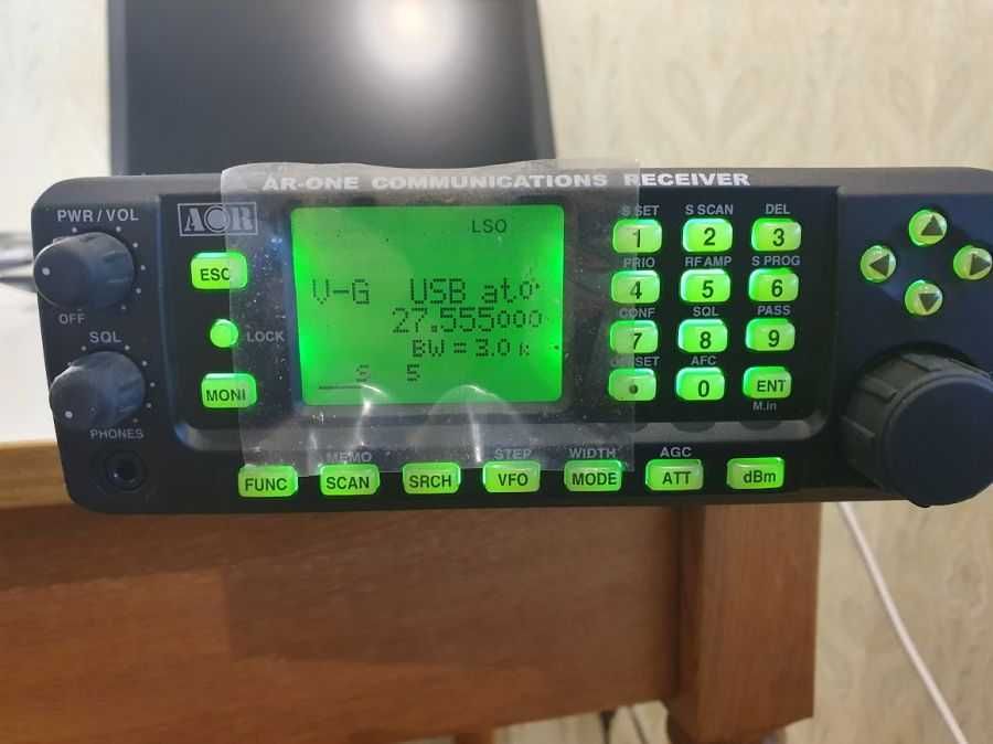 Широкосмуговий радіоприймач фірми AOR AR-ONE 0. 01-3300МГц