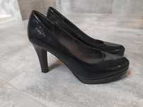 Buty na obcasie jak nowe.