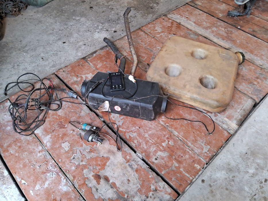 Продам автономку автомобільну 12 вольт 5кіловат.