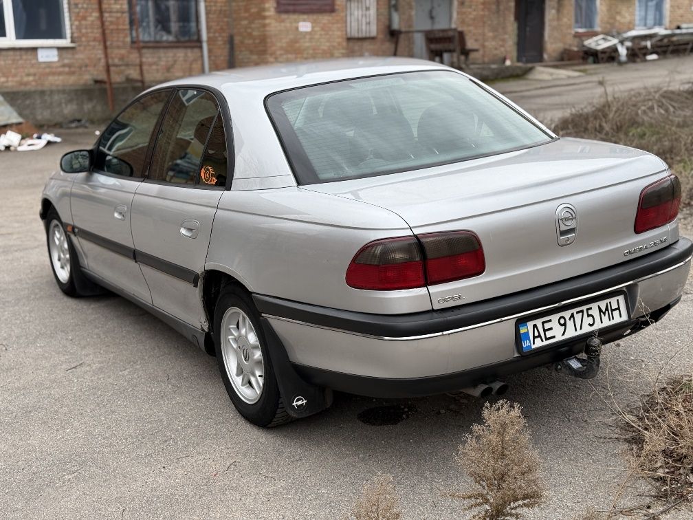 Opel Omega B 2.5 v6