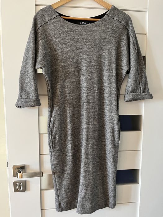 Sukienka Simple z kieszeniami