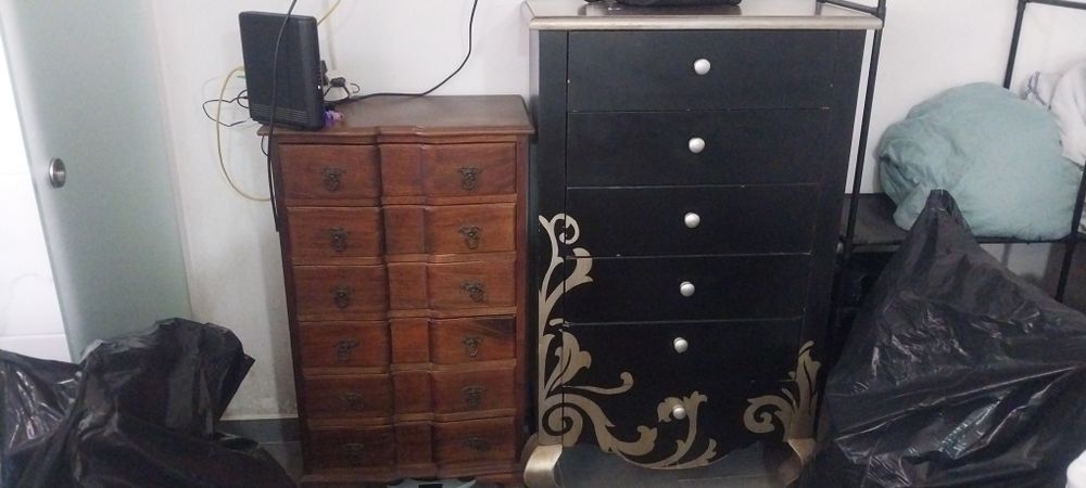 Vendi 2 comoda 7 gaveta