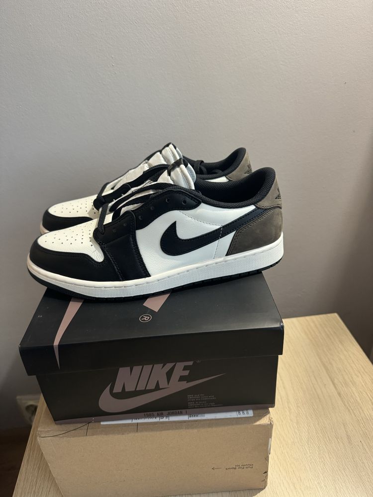 Air Jordan 1 Low OG Mocha