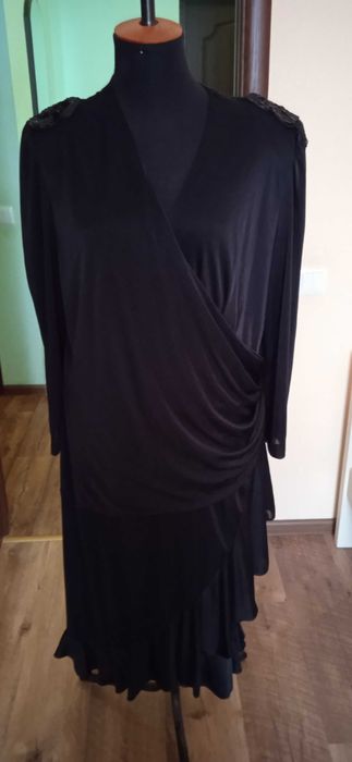 Вечірня сукня  чорного кольору