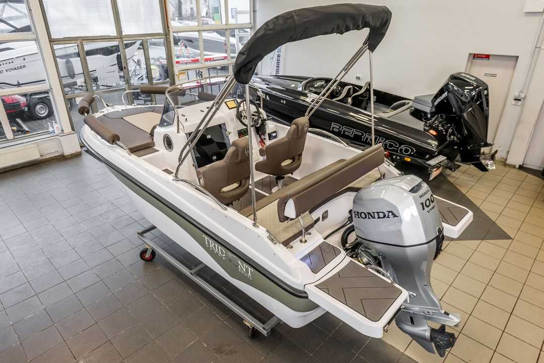 Łódź motorowa Trident 530 Sundeck / Sport