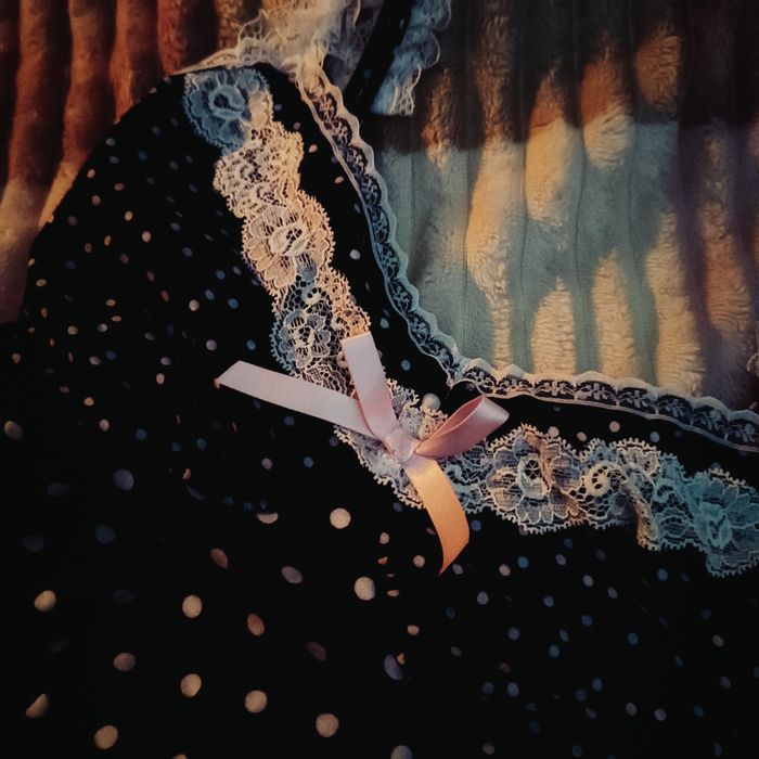 топ-маечка с кружевом! черная, бретельки, бант, горошек