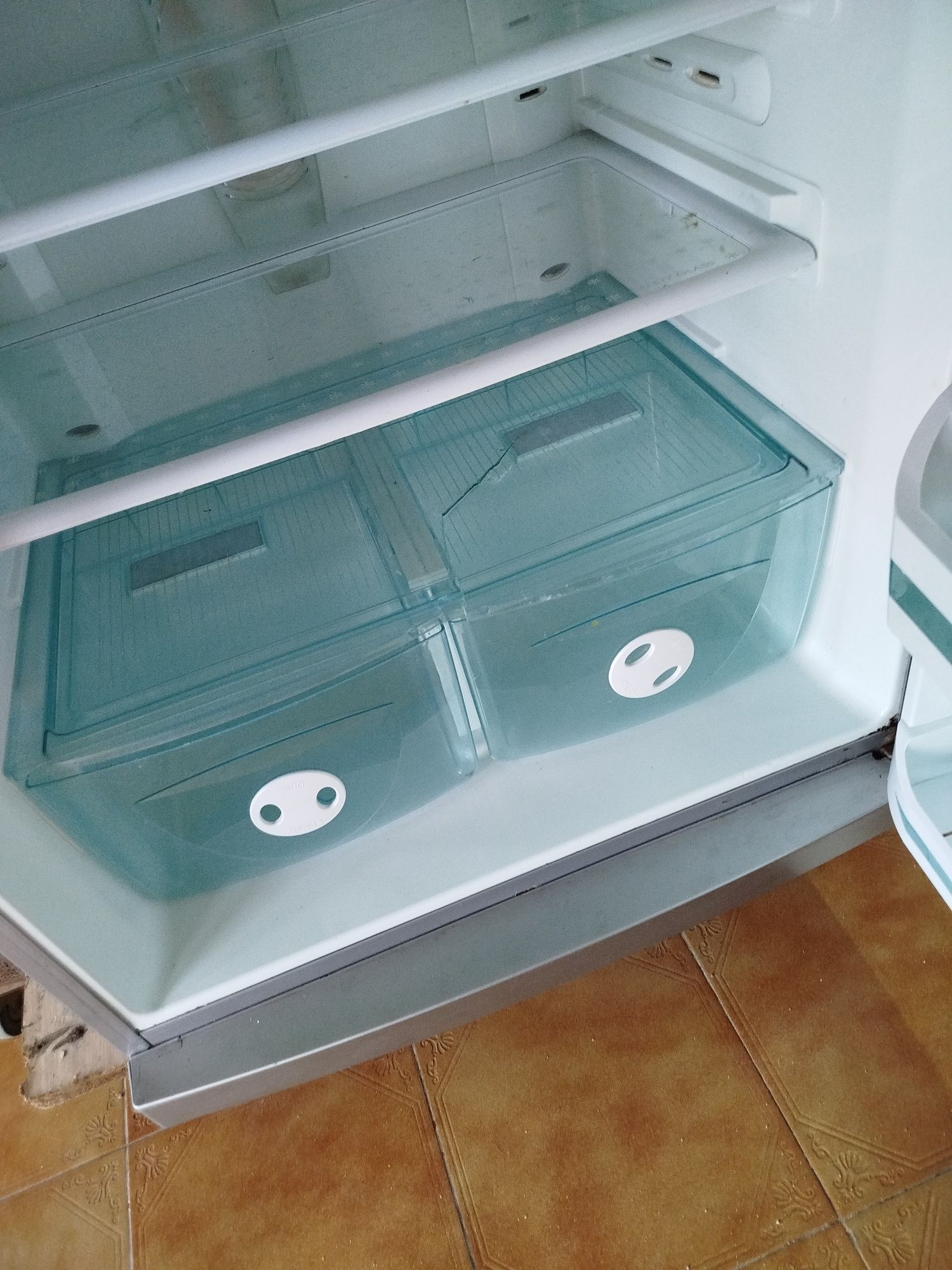 Vendo frigorífico teca em bom estado