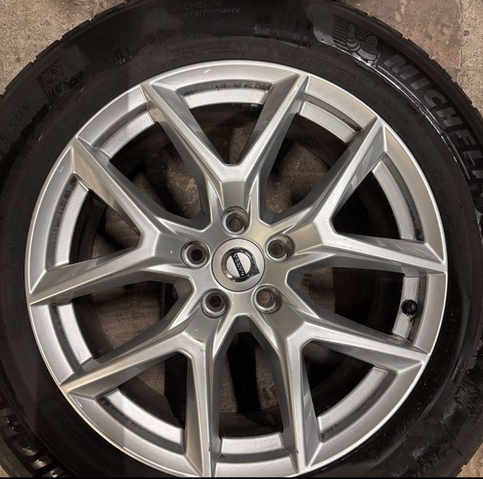 KOŁA 18 felgi Volvo XC 60 5x108 opony zimowe Michelin 4x 235/60R18