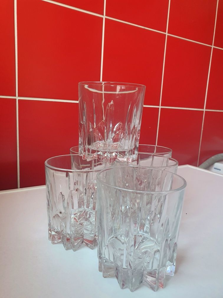 Kryształowe szklanki do napoi, drinków...